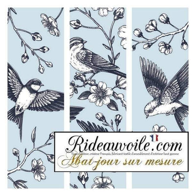 abat-jour tissu Inspiration Japonaise dessin à la main d'Oiseaux en illustrations dessinées dans un style vintage avec fleurs de printemps.