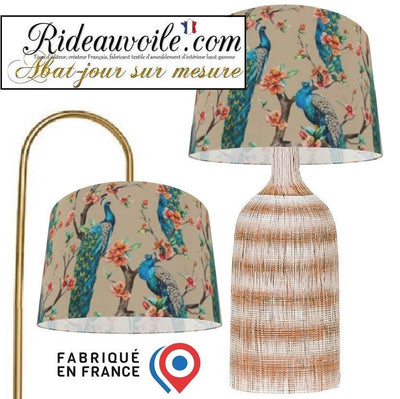 Luminaire designer abat-jour sur mesure tissu beige motif feuilles Fleurs paons bleu