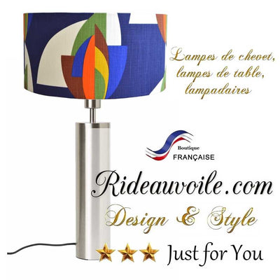 Boutique lumière spécialiste Luminaire éclairage Abat jour cylindrique en tissu 100% coton motif forme géométrique abstrait rétro. Artisan artisanal, fait main en France. Idéal pied de lampe à poser, lampadaire chambre ou salon. Architecte intérieur décoratrice agencement rénovation.