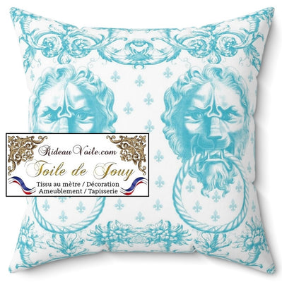 Tissu d'éditeur ameublement motif imprimé Baroque Bleu Antique ornement Lys Toile de Jouy Lion luxe haut gamme. Décoratrice d'architecte d'intérieur patrimoine historique pour tapisserie. Boutique Confection voilage, rideau au mètre. Ignifugé occultant.