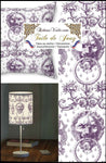 Tissu d'éditeur ameublement motif imprimé Baroque  Antique ornement Lys Toile de Jouy Lion violet luxe haut gamme. Décoratrice d'architecte d'intérieur patrimoine historique pour tapisserie. Boutique Confection voilage, rideau au mètre. Ignifugé occultant.