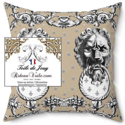 Tissu d'éditeur ameublement motif imprimé Baroque  Antique ornement Lys Toile de Jouy Lion noir brun beige luxe haut gamme. Décoratrice d'architecte d'intérieur patrimoine historique pour tapisserie. Boutique Confection voilage, rideau au mètre. Ignifugé occultant.