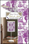 Tissu lilas parme violet d'ameublement luxe haut gamme décoratrice d'architecte patrimoine historique pour tapisserie Antique ornement motif Toile de Jouy. Textile imprimé Baroque. Boutique Confection voilage, rideau au mètre. Ignifugé occultant.