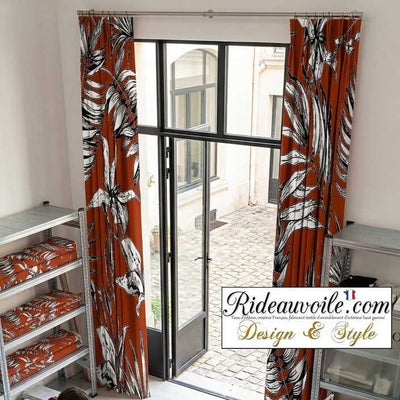 Tissu ameublement fleuri imprimé rouge feuilles tropical feuillage
