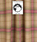 Boutique beau tissu ameublement 100% Laine vierge motif à carreaux tartan écossais rose au mètre pour confection sur mesure rideau, housse de coussin, couverture, plaid. Décoration haut gamme pour tapisserie pour siège fauteuil Médaillon bergère.