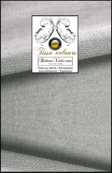 Boutique luxe tissu tapisserie velours gris clair réversible double face recto verso identique doté de la technologie Aqua-clean. Tissu d'éditeur d'ameublement intérieur haut de gamme double face. Confection sur mesure rideau velours, coussin velours, plaid #velours #tissuameublement 