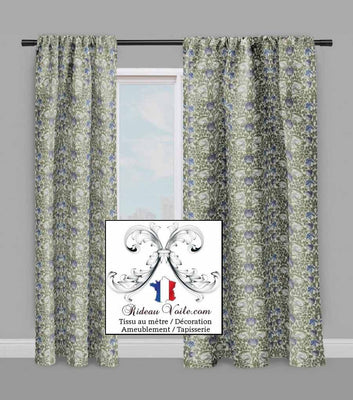 Tissu d'ameublement 100% coton avec un motif vintage branches et feuilles, fleurs disponible au mètre pour tous les projets déco et tapisserie. Notre service de confection sur mesure est à votre disposition.