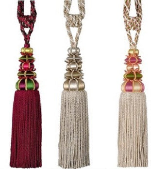 Passementerie embrasse gland quilles finition rideau voilage haut de rideau luxe - bois perles soie. Sur mesure personnalisé haut gamme confection. Tassel blackout curtain window embellished tieback drapes curtain hold back Curtain Tie Backs .Tissu ameublement, velours, coton, lin, occultant, ignifugé, non feu.