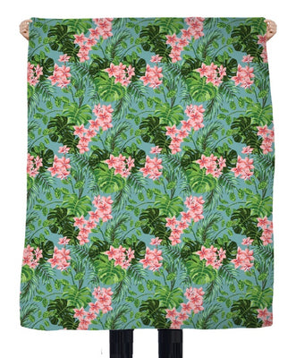 Tissu au mètre bleu tapisserie exotique tropical feuilles vertes fleur rose